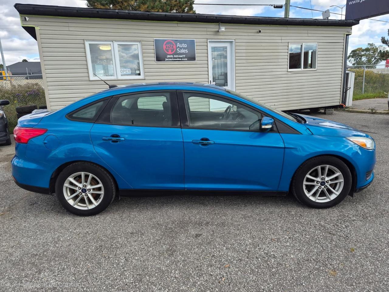 2017 Ford Focus 4DR SDN SE Photo