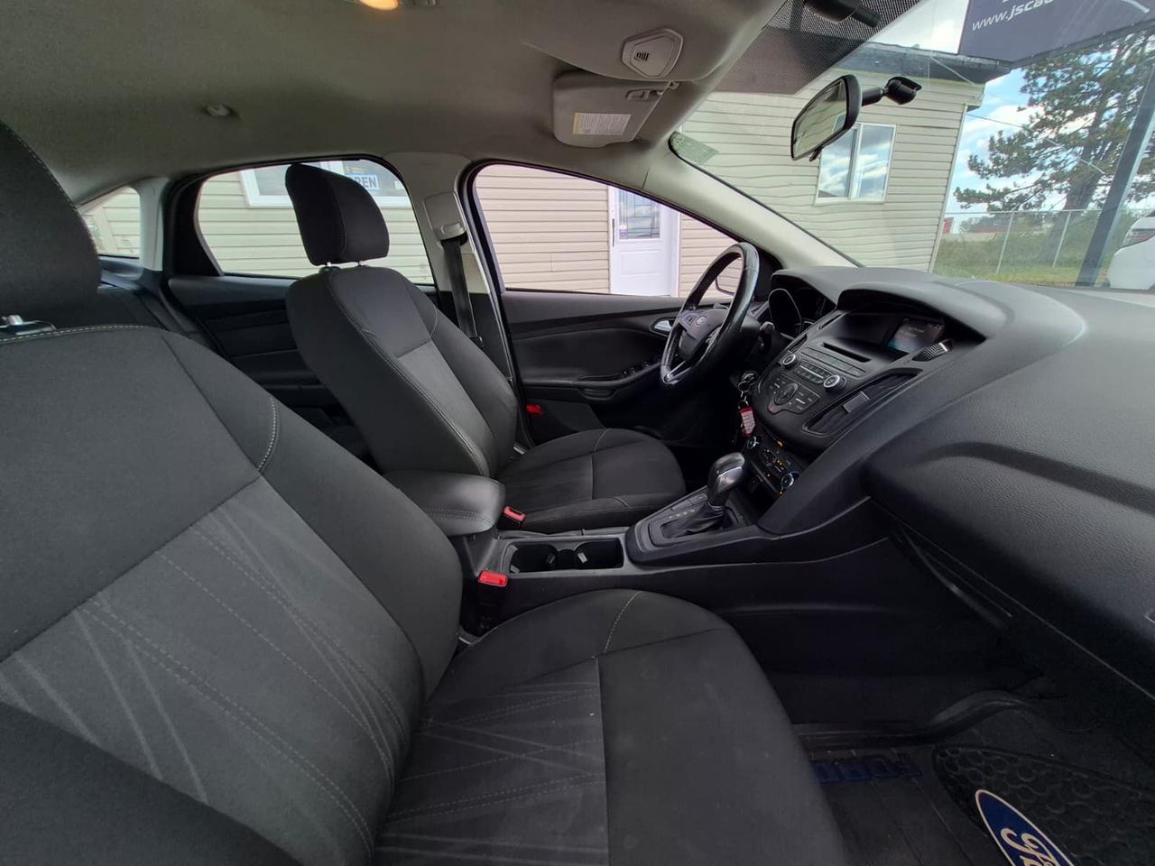 2017 Ford Focus 4DR SDN SE Photo