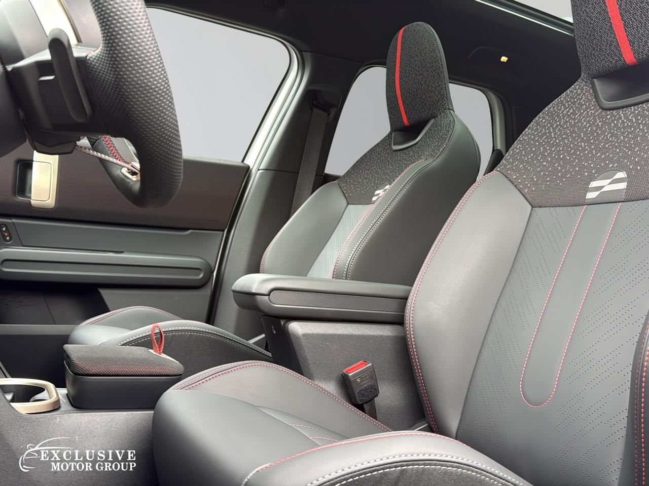 2025 MINI Countryman John Cooper Works Photo