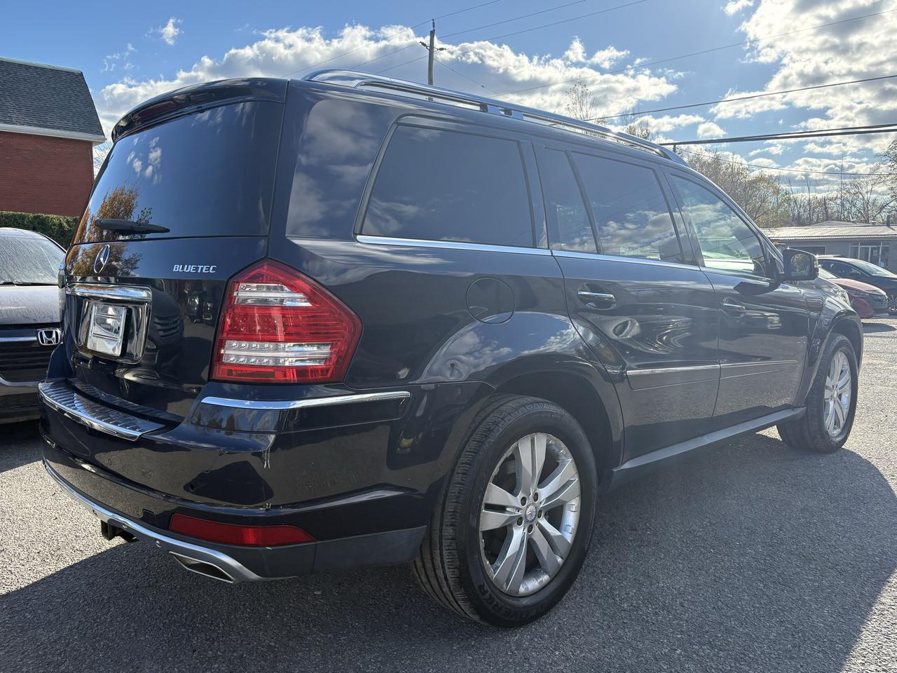 2011 Mercedes-Benz GL-Class GL 350 BlueTec Photo2