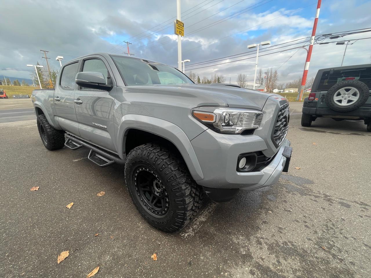 2020 Toyota Tacoma  Photo1
