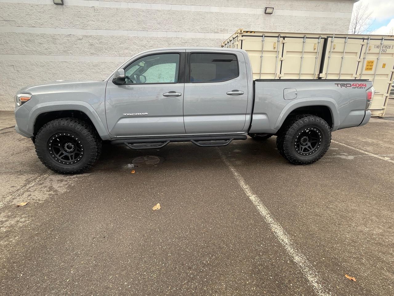 2020 Toyota Tacoma  Photo4