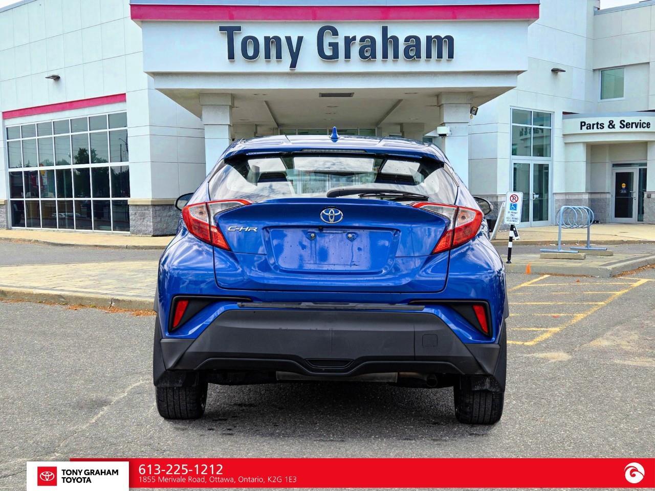 2018 Toyota C-HR XLE Premium Package Photo4