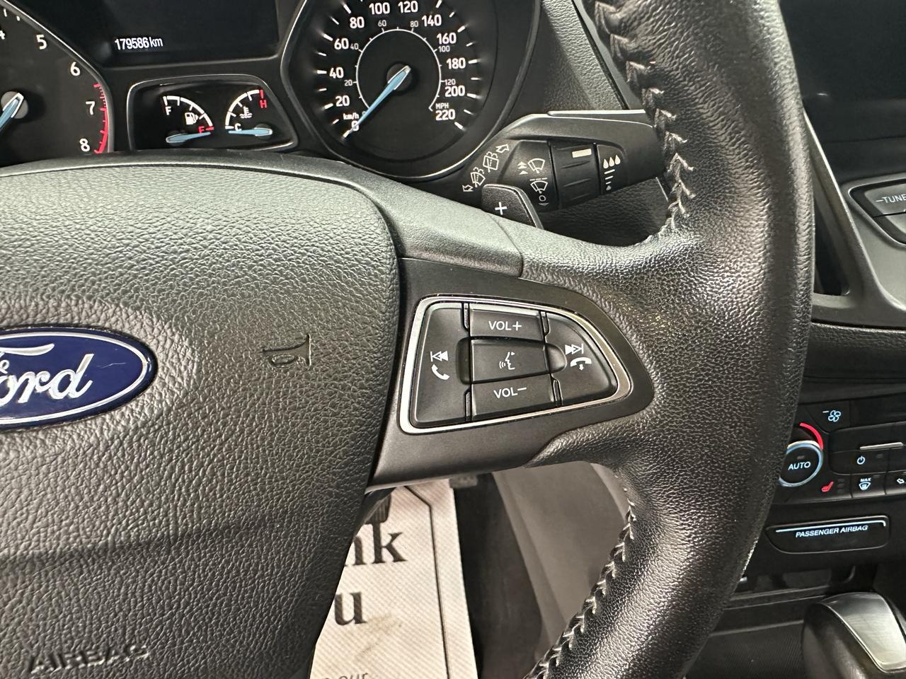 2017 Ford Escape 4WD 4dr SE Photo10