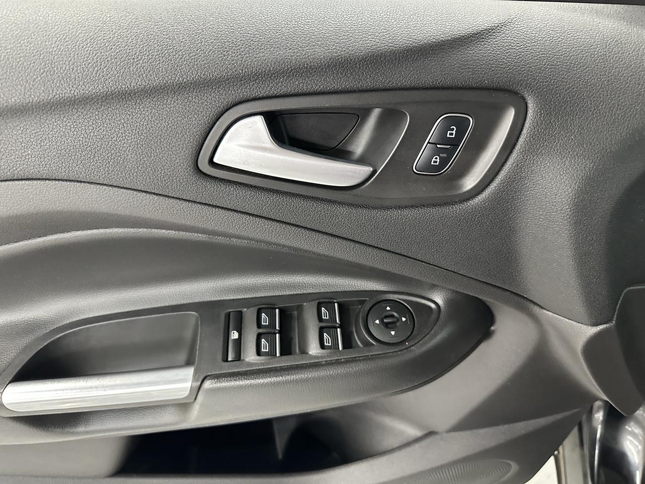 2017 Ford Escape 4WD 4dr SE Photo13