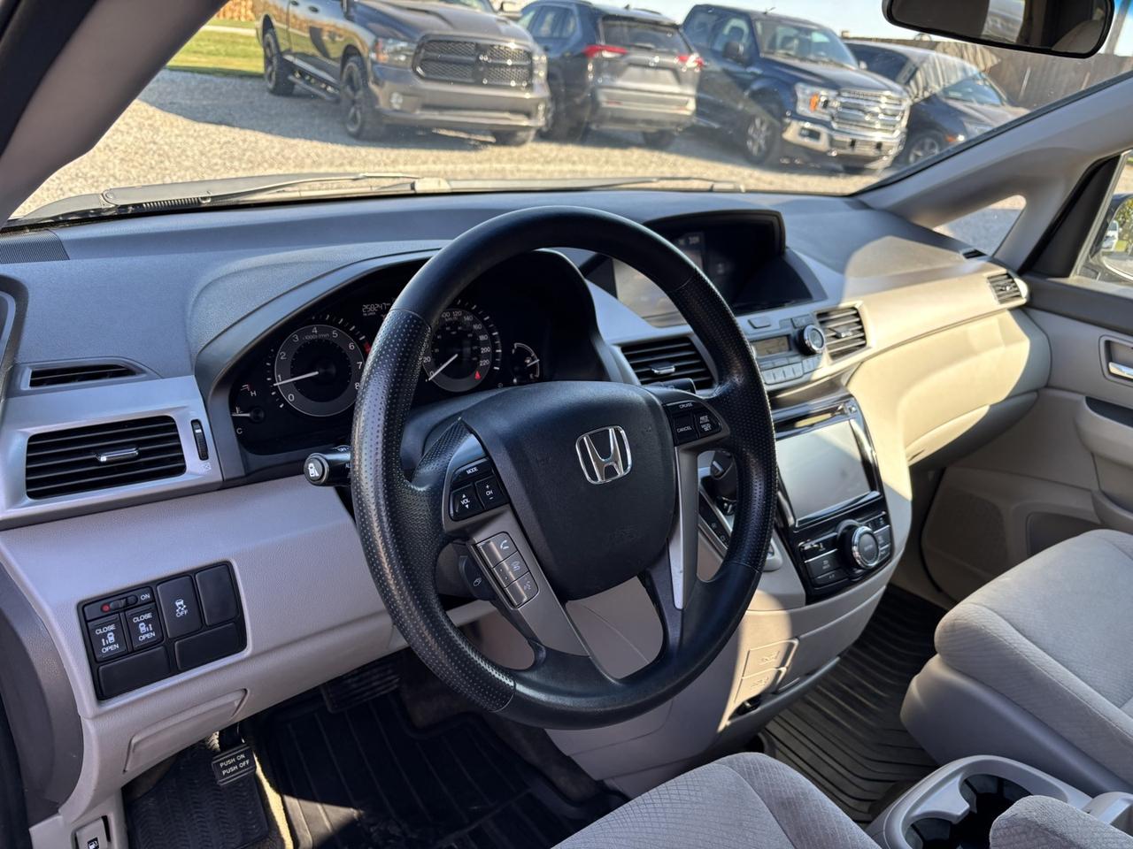 2016 Honda Odyssey EX Photo