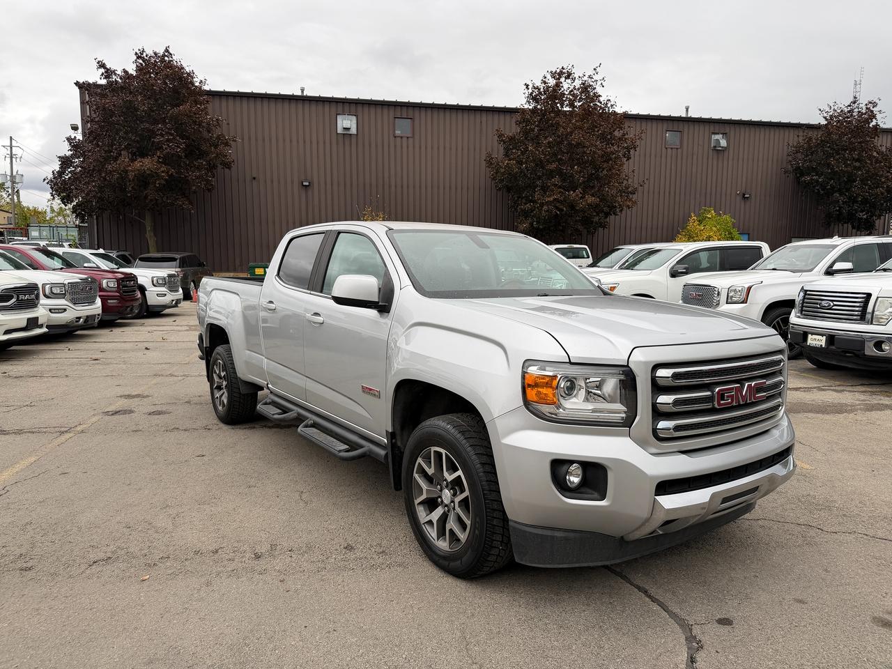 2017 GMC Canyon 4WD SLE Photo3