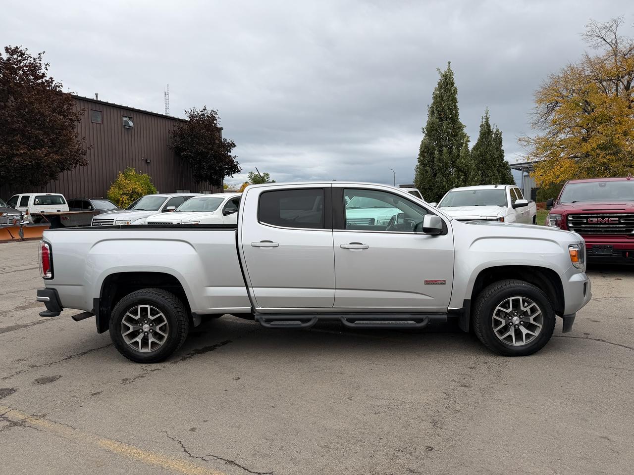 2017 GMC Canyon 4WD SLE Photo