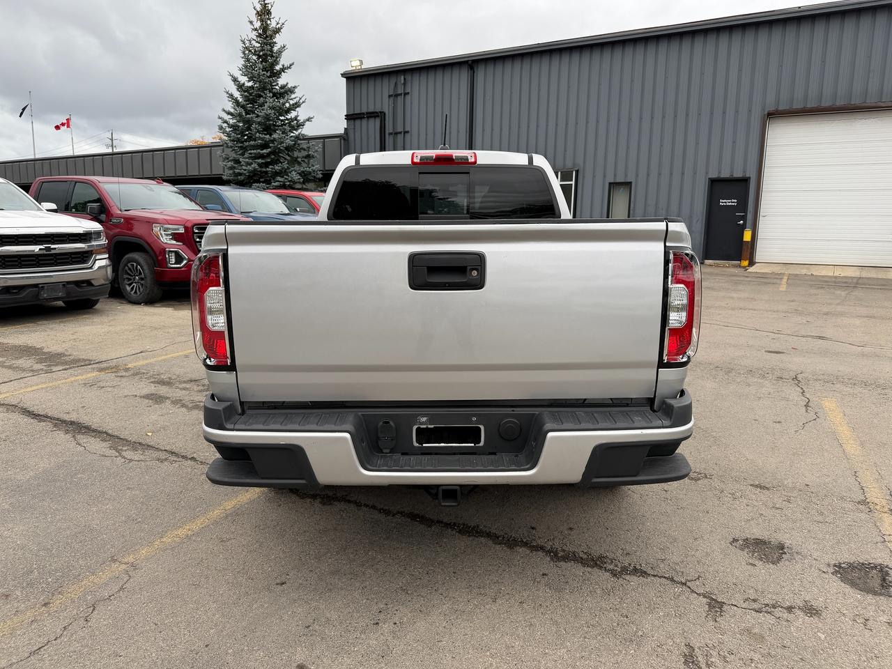 2017 GMC Canyon 4WD SLE Photo