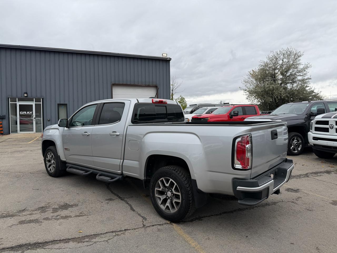 2017 GMC Canyon 4WD SLE Photo