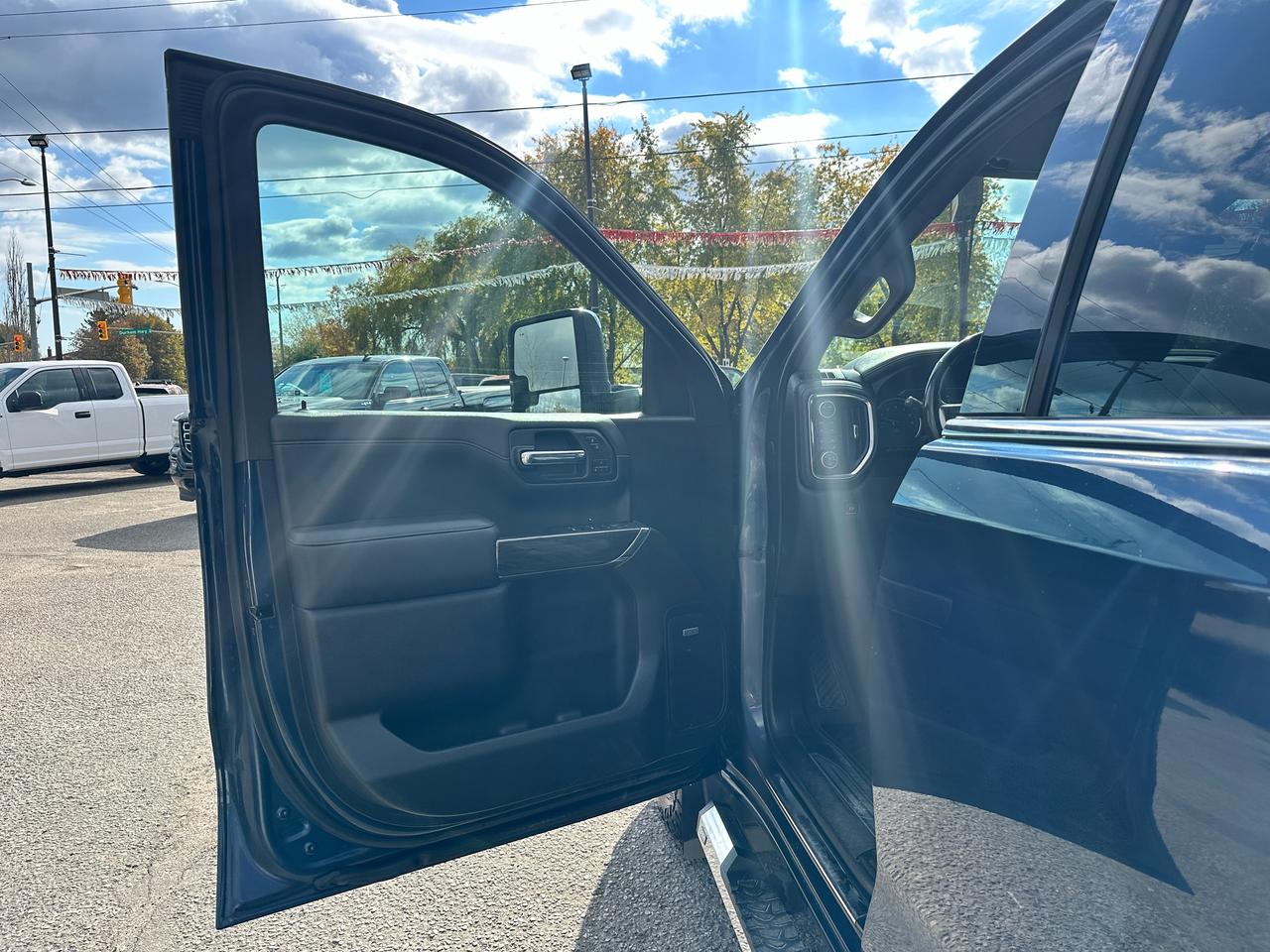2021 Chevrolet Silverado 1500 LTZ 4x4 Crew6.2L HTD/CLD Leather XM NAV BOSE RvCam Photo