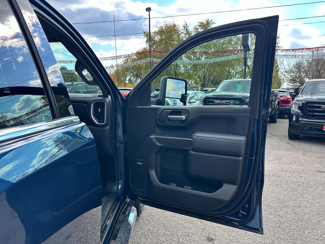 2021 Chevrolet Silverado 1500 LTZ 4x4 Crew6.2L HTD/CLD Leather XM NAV BOSE RvCam Photo