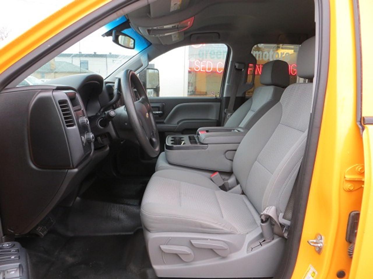 2016 Chevrolet Silverado 1500 CERTIFIED, 4X4, CREW, 6.6 FT BOX, 99K, CARGO TRAY Photo