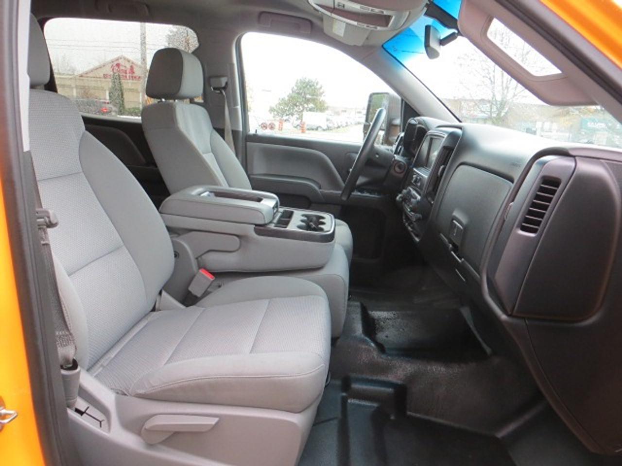 2016 Chevrolet Silverado 1500 CERTIFIED, 4X4, CREW, 6.6 FT BOX, 99K, CARGO TRAY Photo