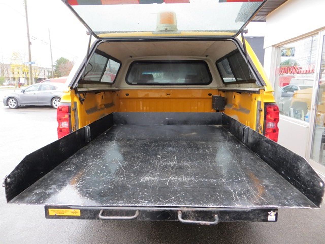 2016 Chevrolet Silverado 1500 CERTIFIED, 4X4, CREW, 6.6 FT BOX, 99K, CARGO TRAY Photo
