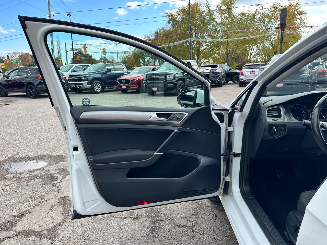 2017 Volkswagen Golf Trendline Manual HTD-Cloth XM Bluetooth BackupCam Photo