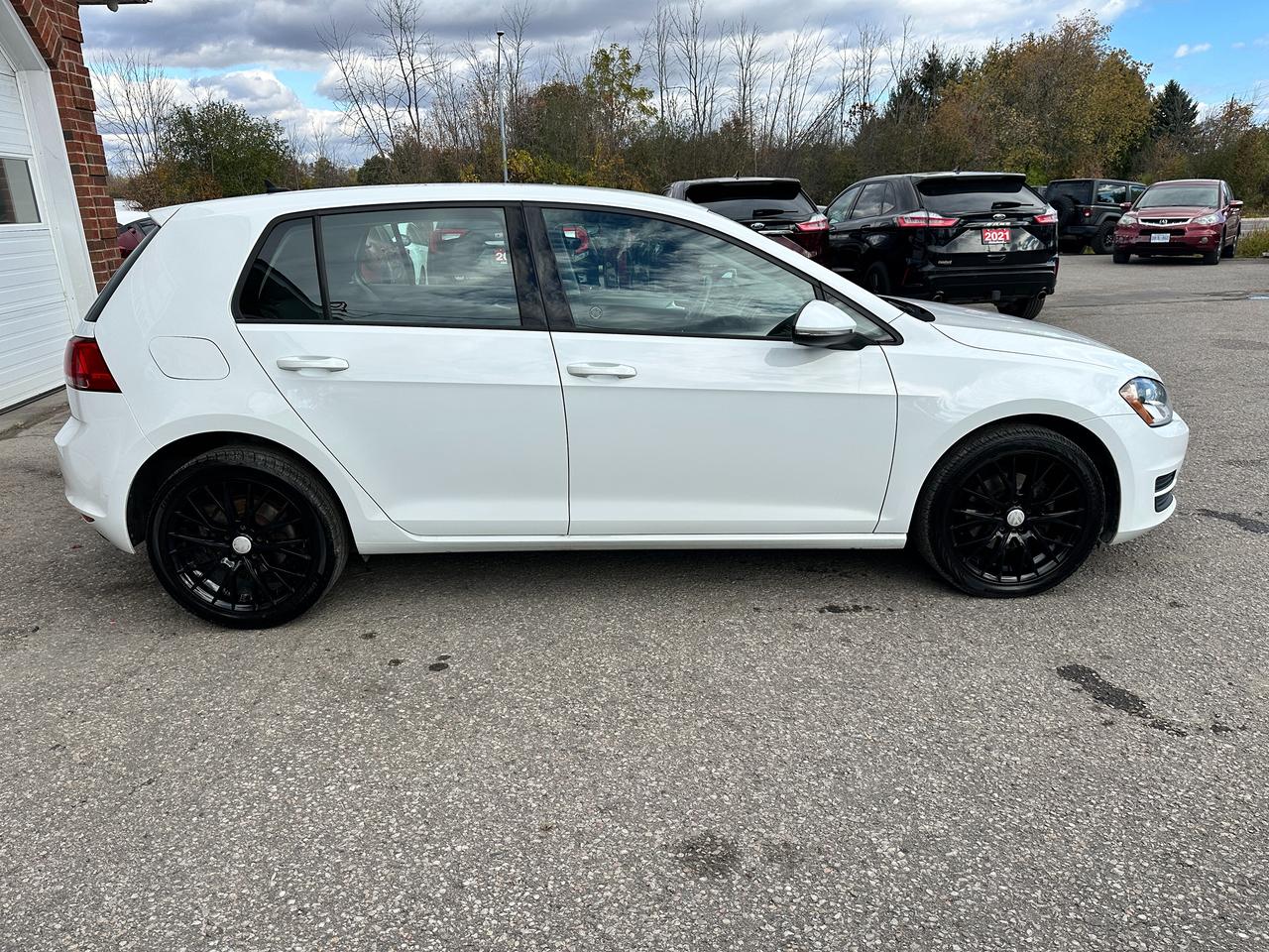 2017 Volkswagen Golf Trendline Manual HTD-Cloth XM Bluetooth BackupCam Photo