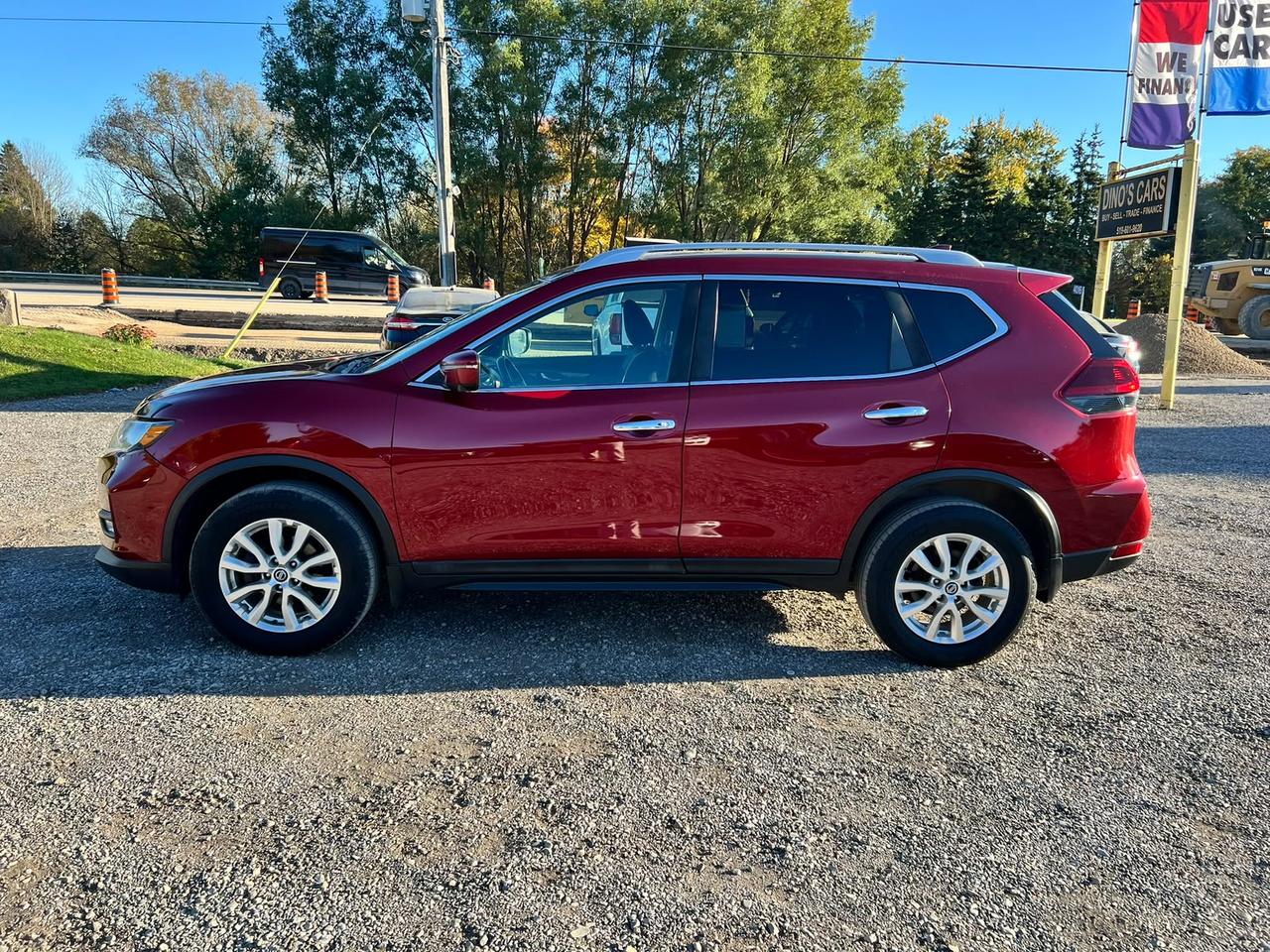 2018 Nissan Rogue AWD SV CERTIFIED Photo1