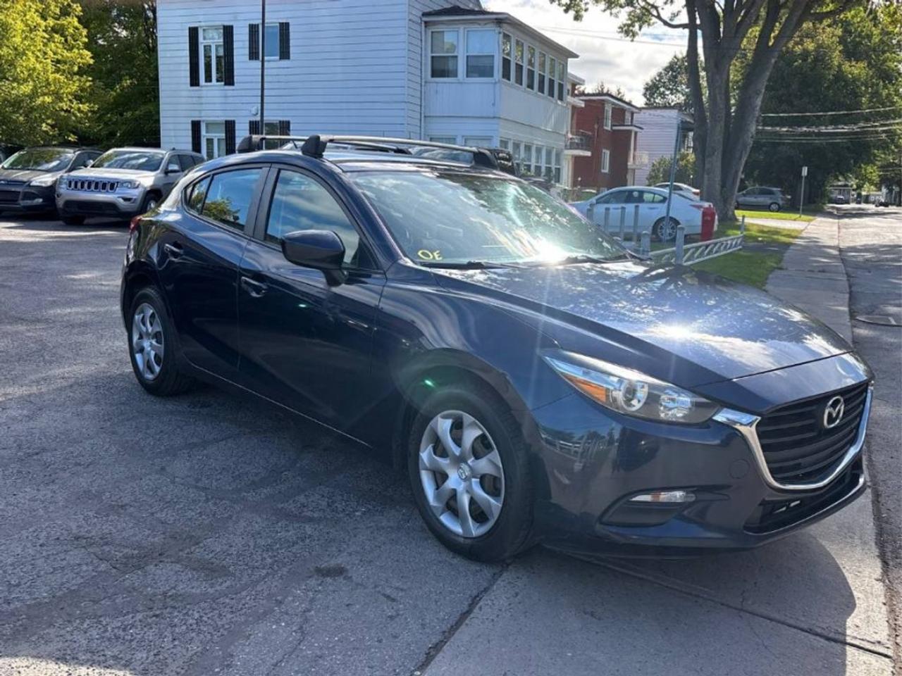 2017 Mazda MAZDA3 * LOW KM * MANUAL TRANSMISSION SPORT Photo