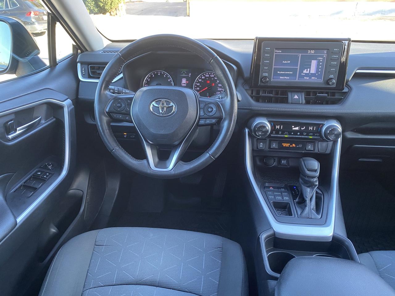 2019 Toyota RAV4 XLE AWD Photo4
