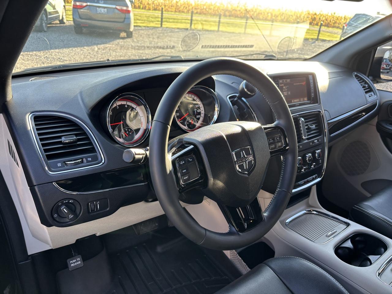 2017 Dodge Grand Caravan SXT SXT Photo