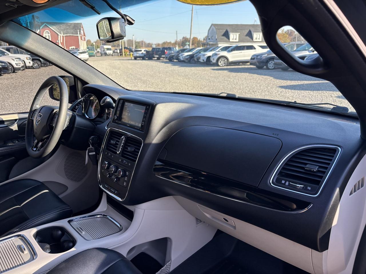 2017 Dodge Grand Caravan SXT SXT Photo