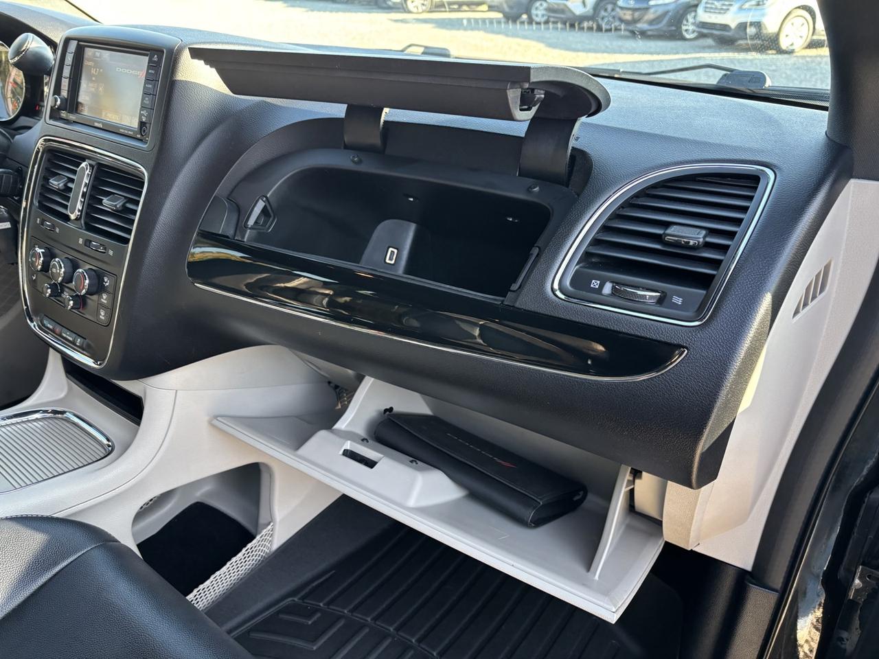 2017 Dodge Grand Caravan SXT SXT Photo