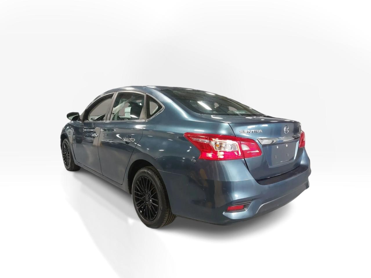 2017 Nissan Sentra S Photo