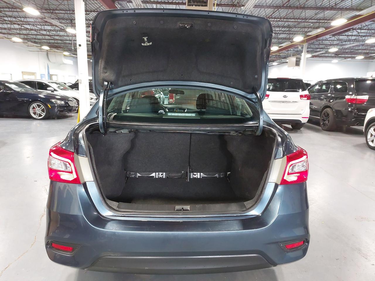 2017 Nissan Sentra S Photo