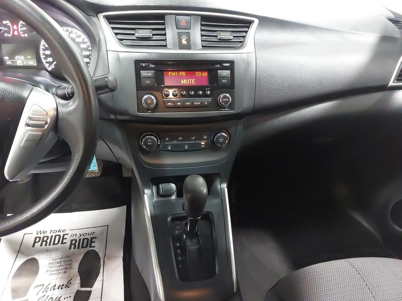 2017 Nissan Sentra S Photo