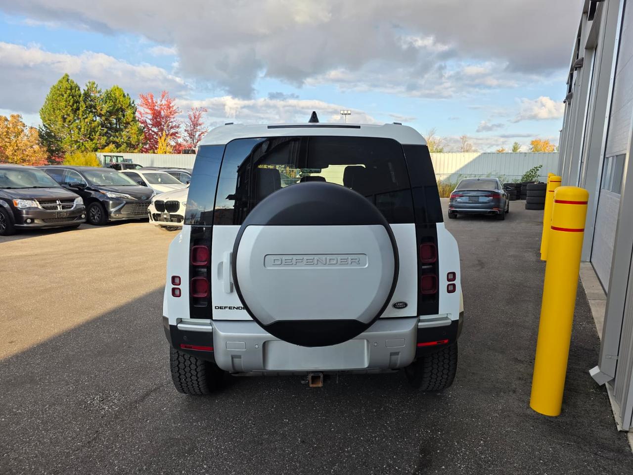 2021 Land Rover Defender 110 P300 AWD - 19"ALLOYS|NAVI|CAMERA|BLINDSPOT Photo4