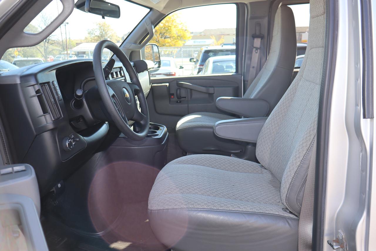 2021 Chevrolet Express RWD 2500 135" LT Photo
