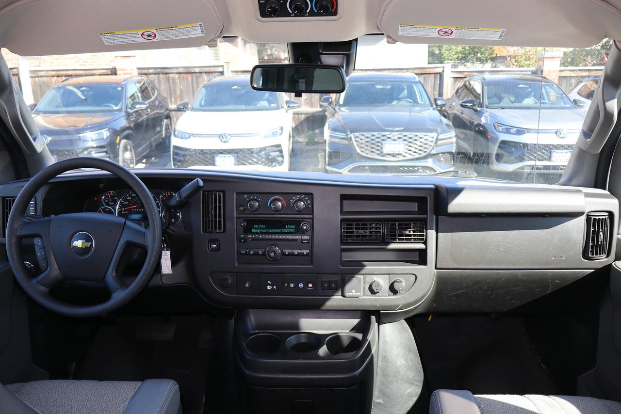 2021 Chevrolet Express RWD 2500 135" LT Photo