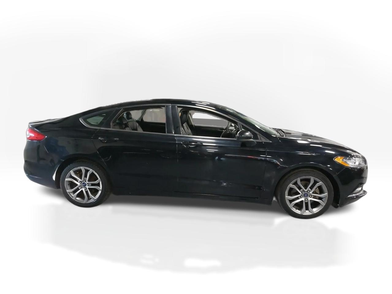 2017 Ford Fusion SE Photo3
