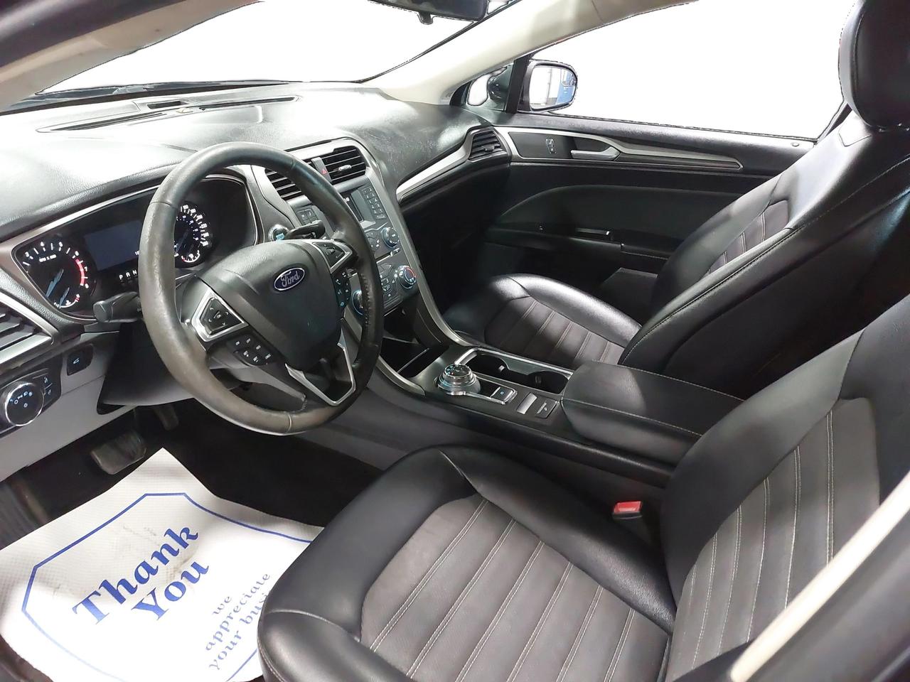 2017 Ford Fusion SE Photo