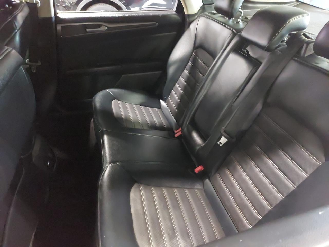 2017 Ford Fusion SE Photo