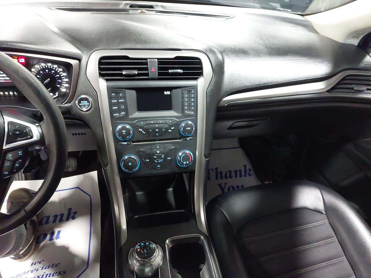 2017 Ford Fusion SE Photo