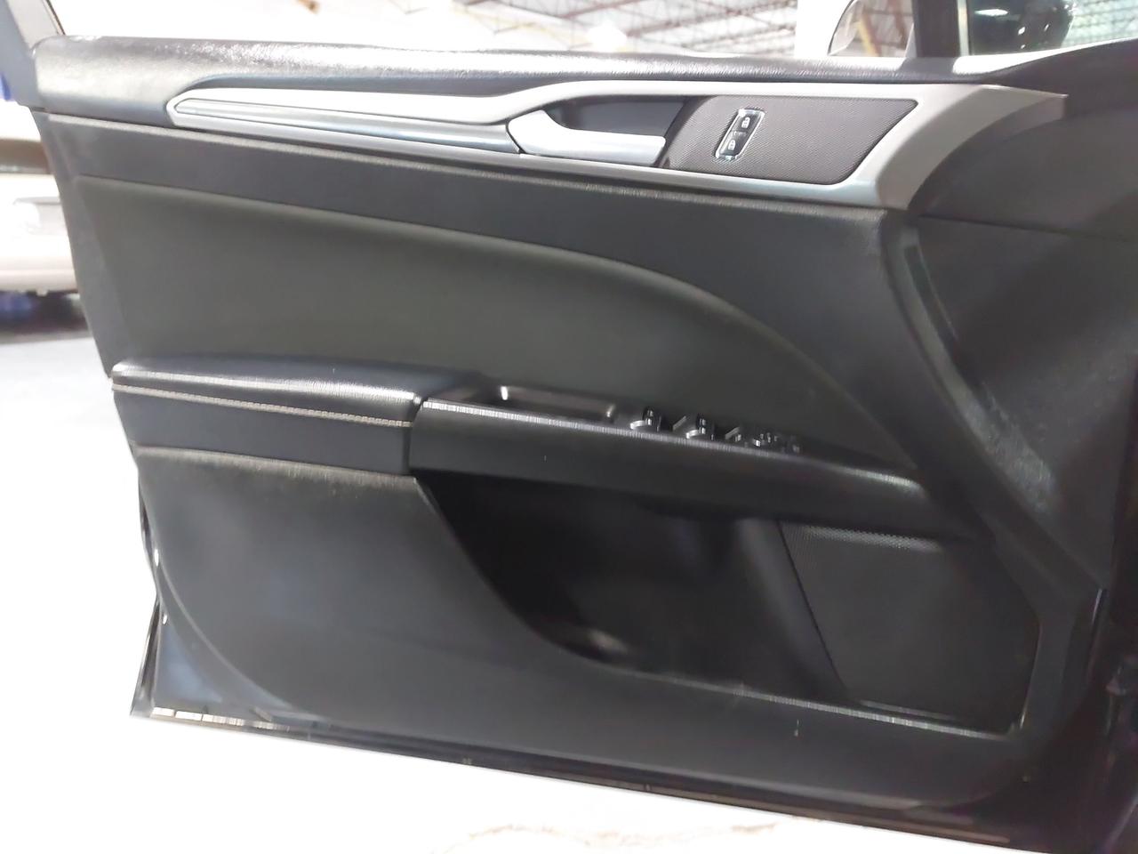 2017 Ford Fusion SE Photo