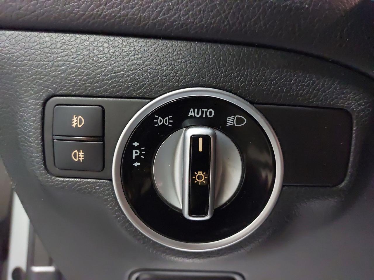 2015 Mercedes-Benz GLA 4MATIC 4dr GLA 250 Photo