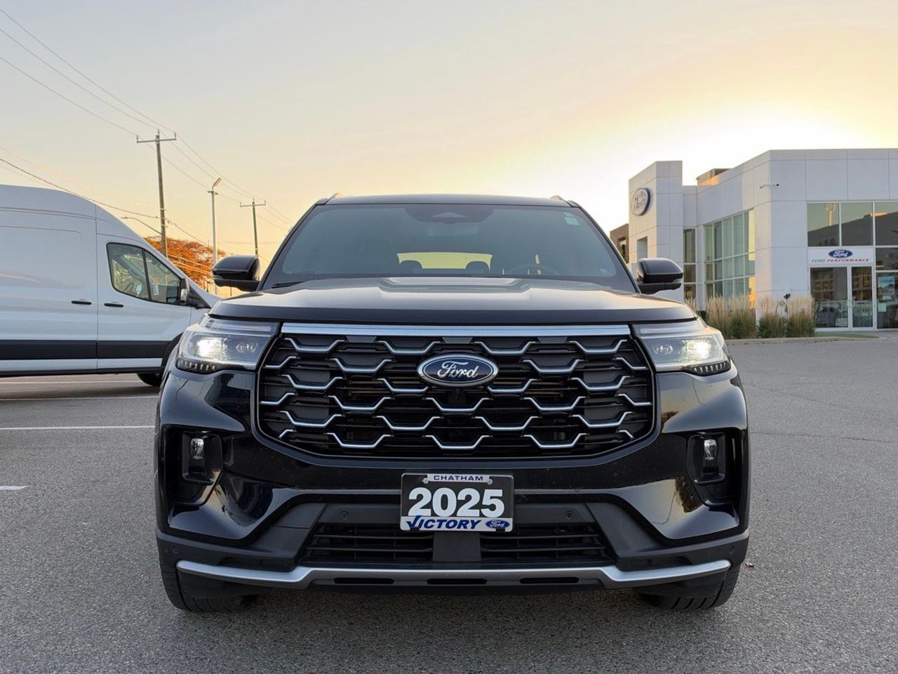 2025 Ford Explorer Platinum 4WD Photo