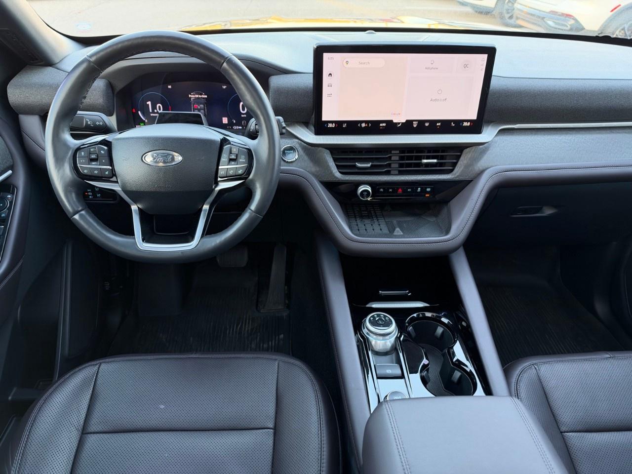 2025 Ford Explorer Platinum 4WD Photo