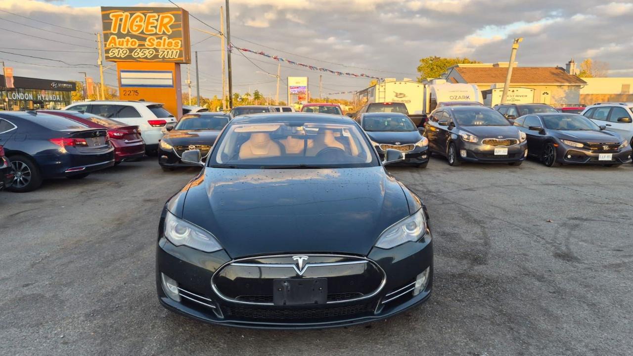 2013 Tesla Model S PERFORMANCE, P85, FREE SUPERCHARGING FOR LIFE Photo