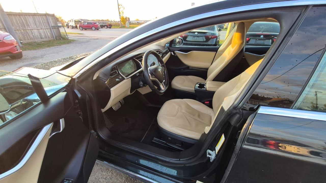 2013 Tesla Model S PERFORMANCE, P85, FREE SUPERCHARGING FOR LIFE Photo