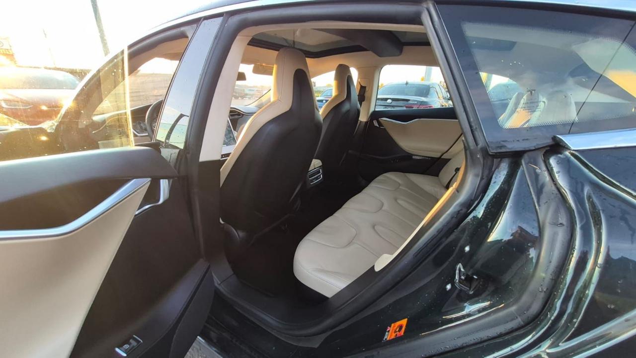 2013 Tesla Model S PERFORMANCE, P85, FREE SUPERCHARGING FOR LIFE Photo
