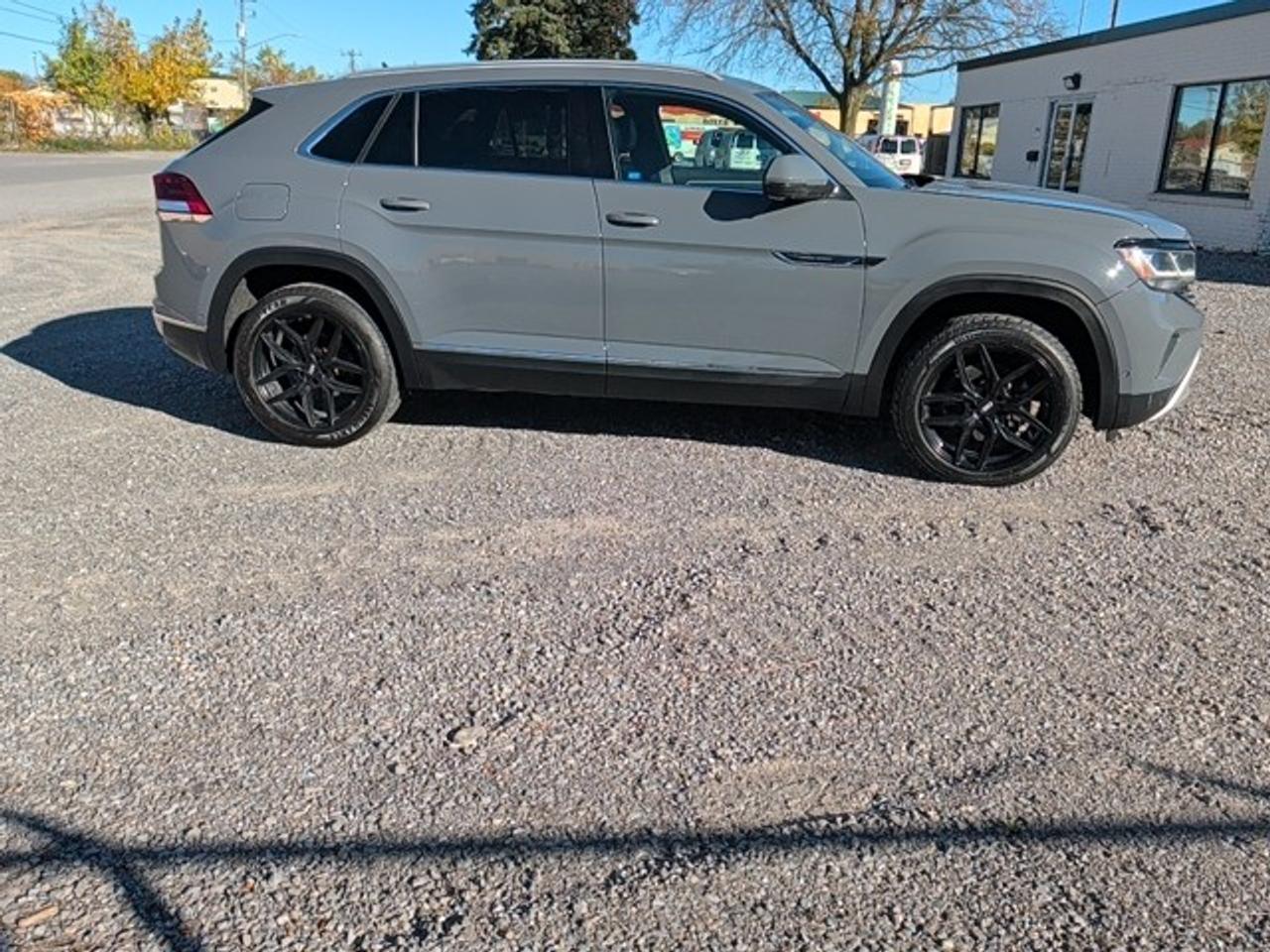 2020 Volkswagen Atlas Cross Sport Execline Photo1