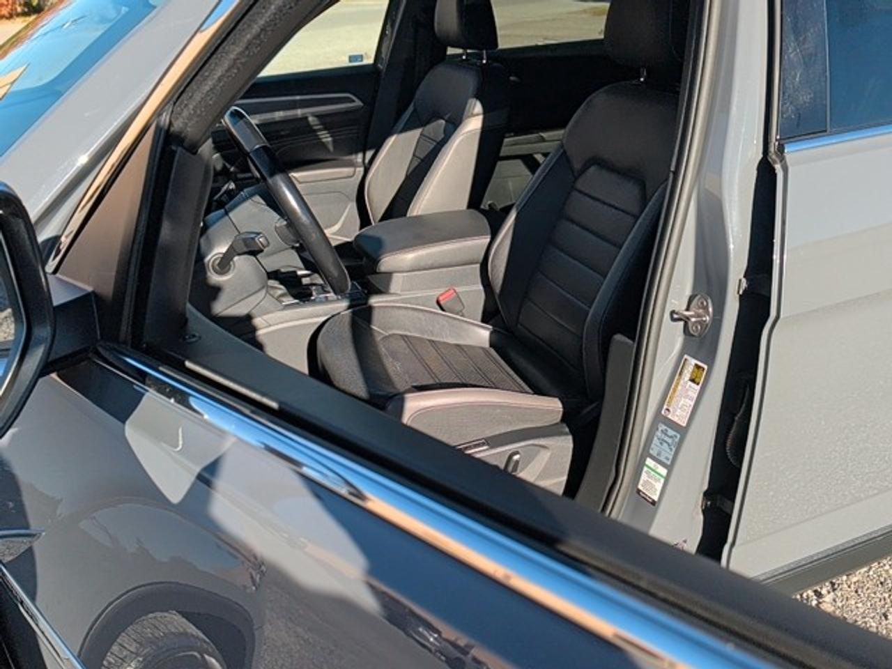 2020 Volkswagen Atlas Cross Sport Execline Photo