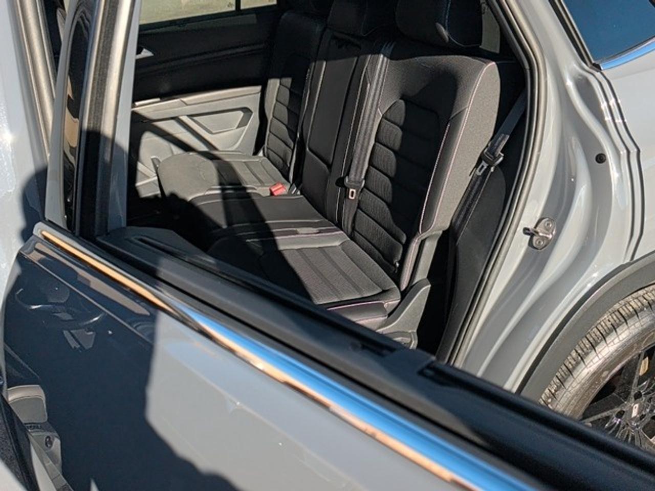 2020 Volkswagen Atlas Cross Sport Execline Photo