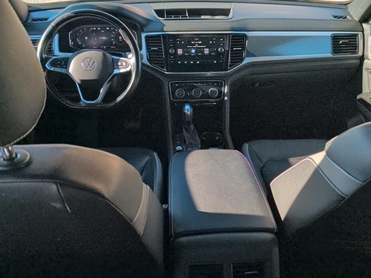 2020 Volkswagen Atlas Cross Sport Execline Photo