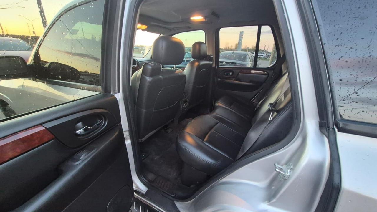 2008 GMC Envoy SLE, LEATHER, LOADED, ONLY 106KMS, AS IS SPECIAL Photo