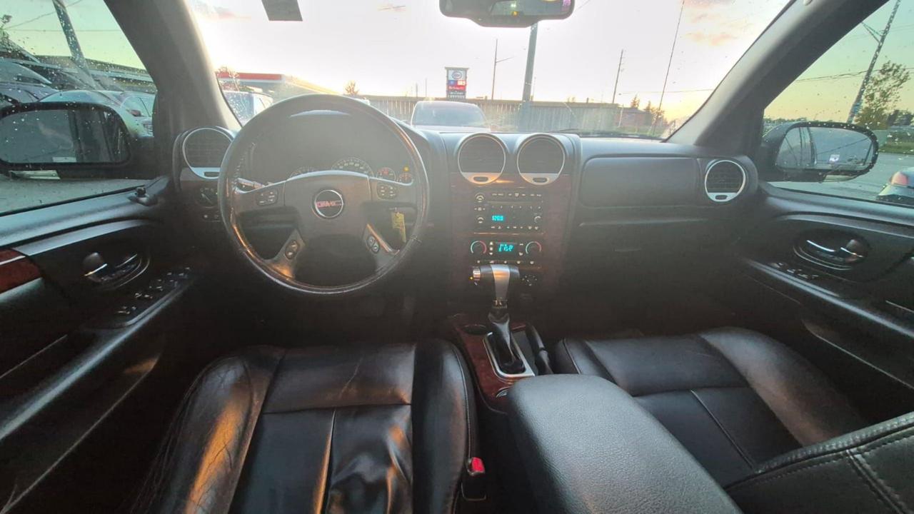 2008 GMC Envoy SLE, LEATHER, LOADED, ONLY 106KMS, AS IS SPECIAL Photo